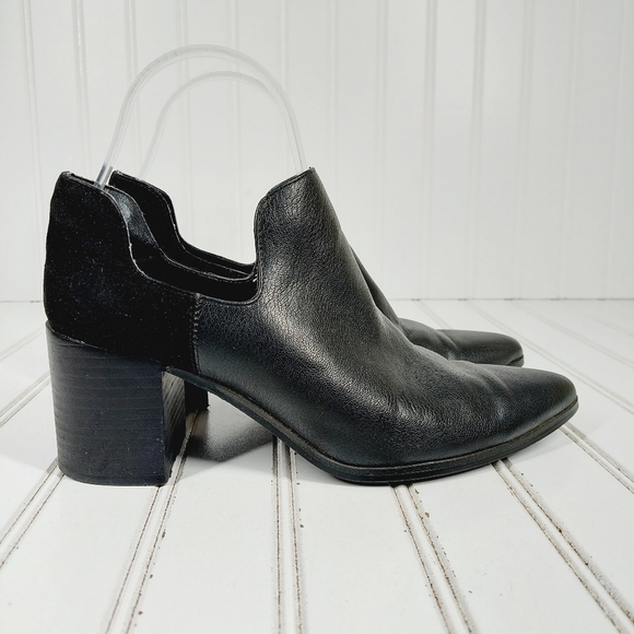 Charles David Black Leather Slip On Cut Out Block Heel Ankle Boots D833 - Picture 4 of 13